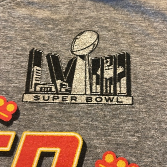 KC Chiefs Nike Gray Super Bowl LVIII Champions Locker Room Trophy T-Shirt - Picture 4 of 5